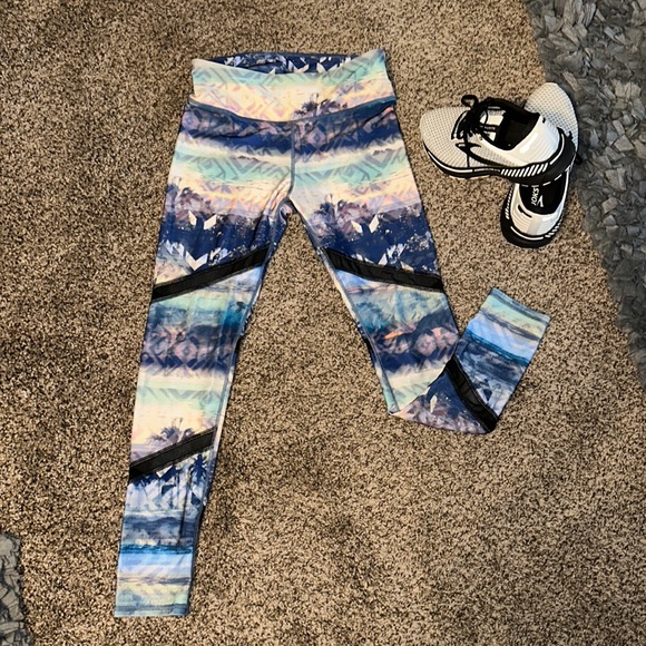 American Eagle Leggings size Medium - Picture 1 of 3